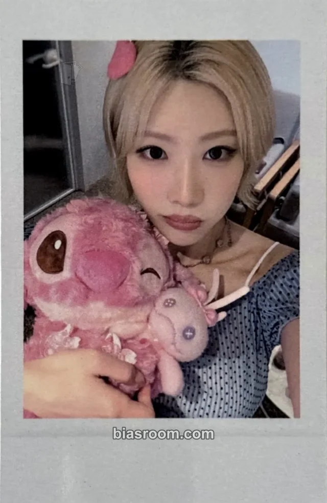 ARTMS - Kim Lip - Hyper-Ego Album polaroid video call/fancall apple music round 4 1:1