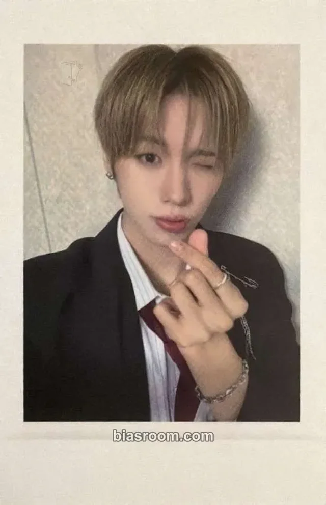 idntt - Choi TaeIn - itsnotover Album apple music round 2 polaroid fansign