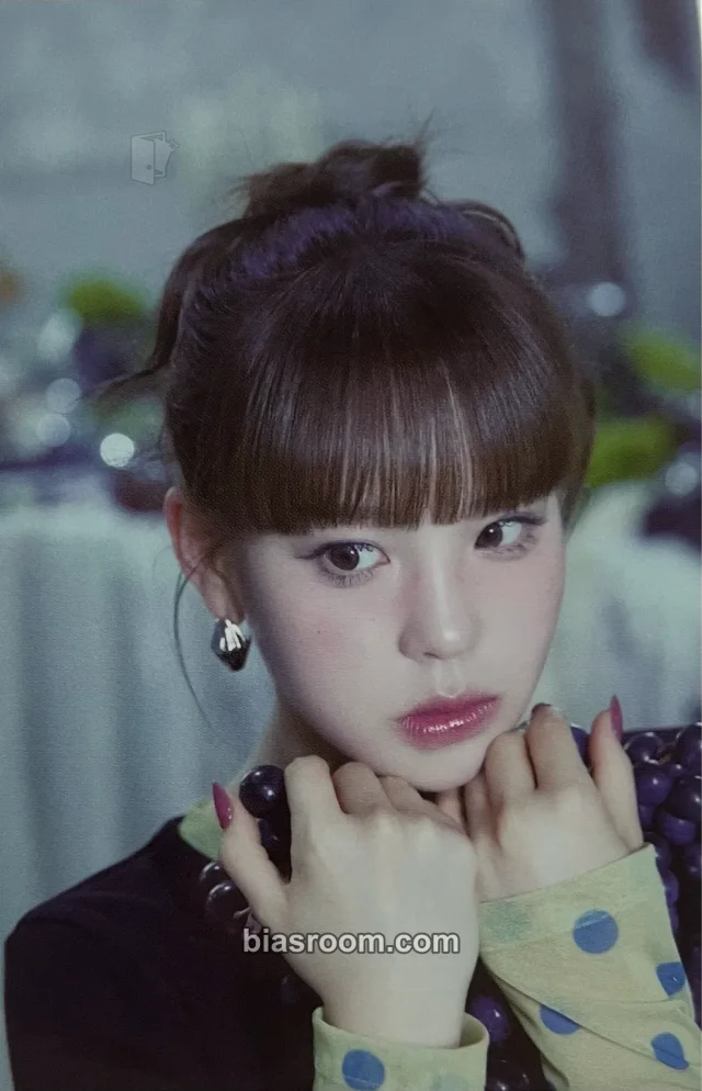 NiziU - Mako - Sour Grapes Album item set album inclusion mini photo