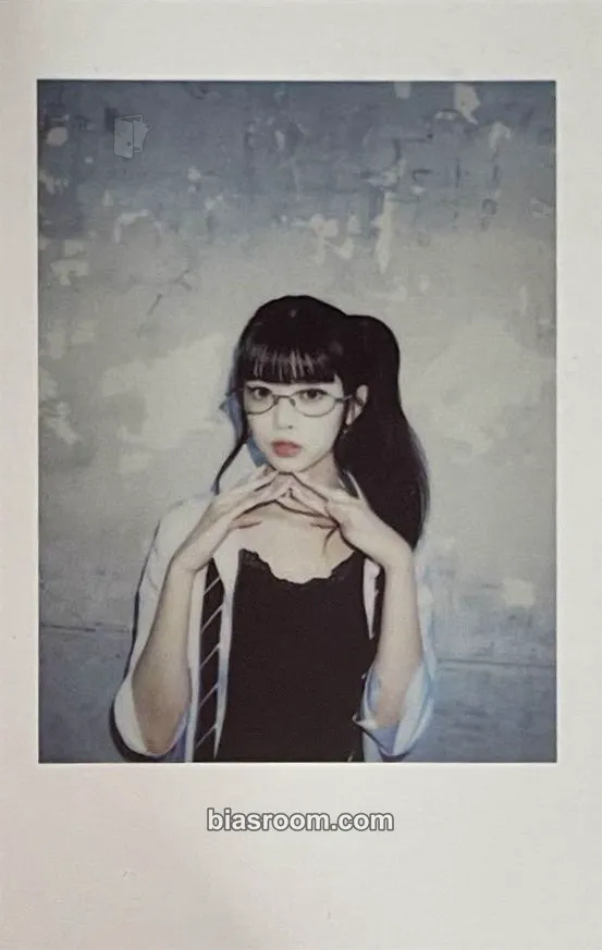 Rima Sour Grapes Photocard - NiziU – NiziU K-Pop-Photocard