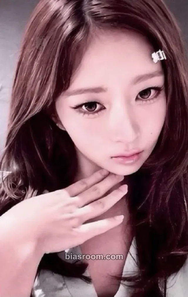 IVE - Rei - IVE The 2nd World Tour <SHOW WHAT I AM> Event mnet plus random photocard japan