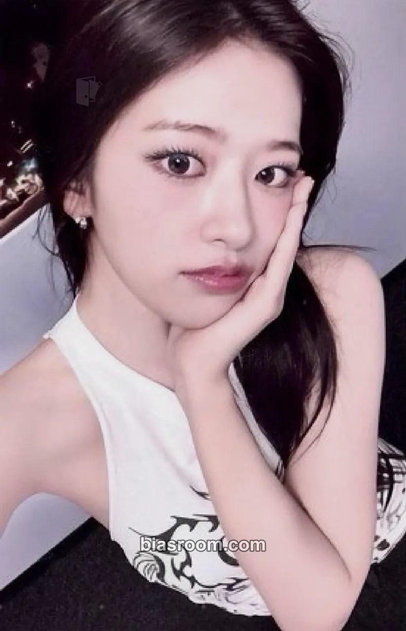 Yujin IVE The 2nd World Tour <SHOW WHAT I AM> Photocard - IVE - IVE K-pop photocard
