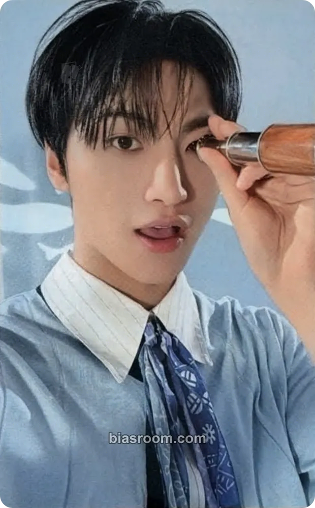 Seonghwa Blue Drift MD - 8th Anniversary Photocard - ATEEZ - ATEEZ K-pop photocard
