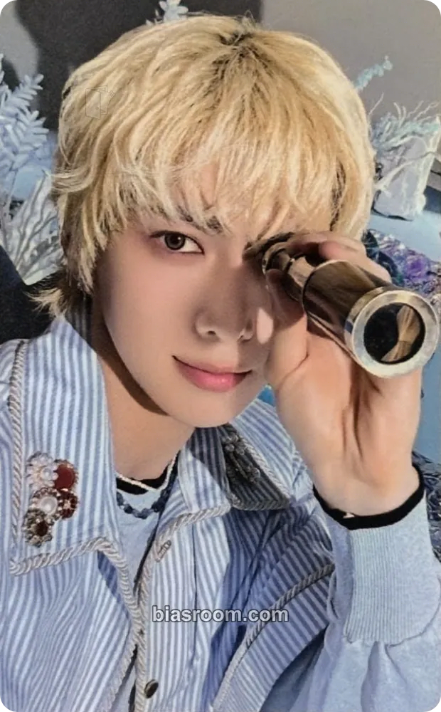 Yeosang Blue Drift MD - 8th Anniversary Photocard - ATEEZ - ATEEZ K-pop photocard