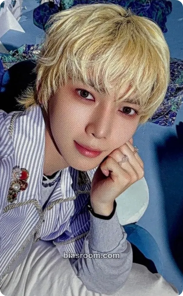 Yeosang Blue Drift MD - 8th Anniversary Photocard - ATEEZ - ATEEZ K-pop photocard