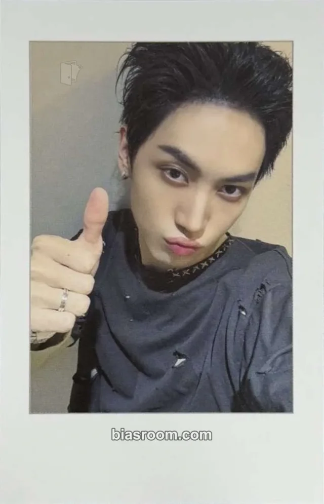idntt - Kim JuHo - itsnotover Album jjmuze (jj muze) round 1 fansign polaroid