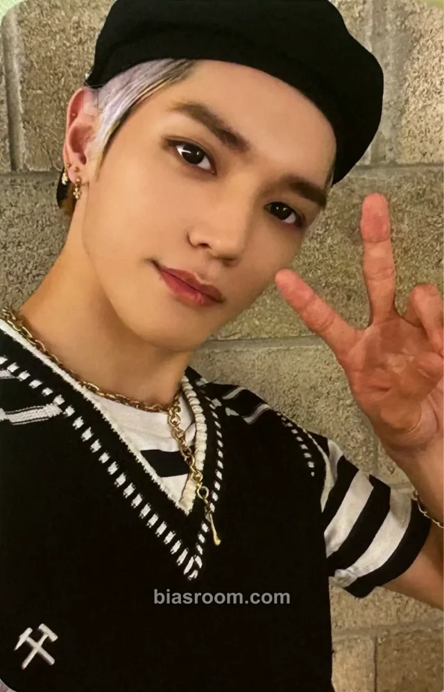 NCT 127 - Taeyong - 2023 Season’s Greetings Other collect book/binder merch photocard