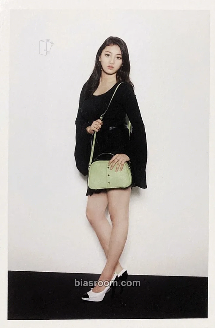Jihyo Red Cettu x TWICE Photocard - TWICE - TWICE K-pop photocard