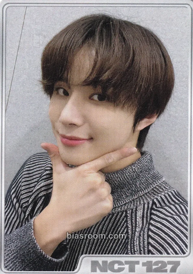 NCT 127 - Jungwoo - Neo City: The Link (NCT127 2nd Tour) Event pin button/brooch merch photocard non-standard size