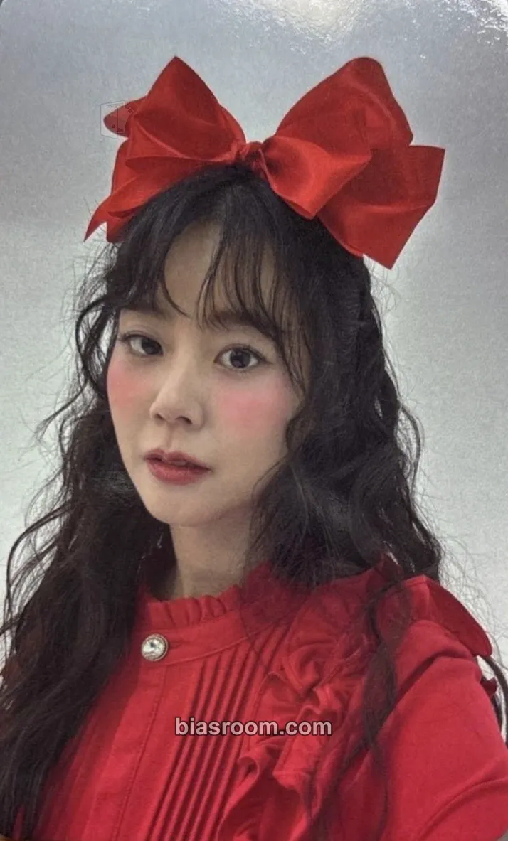 Seungyeon 2026 Han Seung Yeon Valentine Fanmeeting: fanSY with Love Photocard - KARA - KARA K-pop photocard