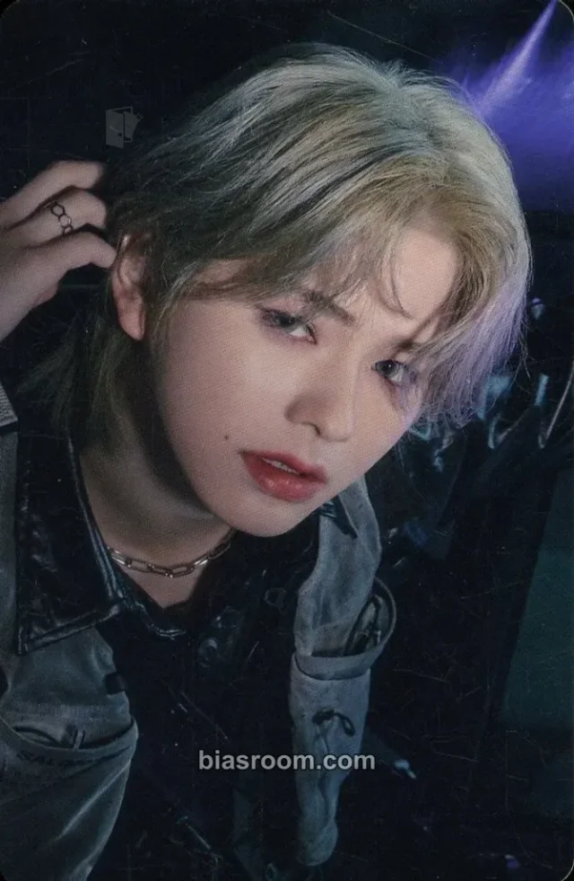 INI - Jin - THE FRAME Album artist shop (d2c) purchase benefit