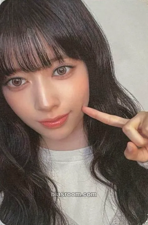 Rima Sour Grapes Photocard - NiziU - NiziU K-pop photocard
