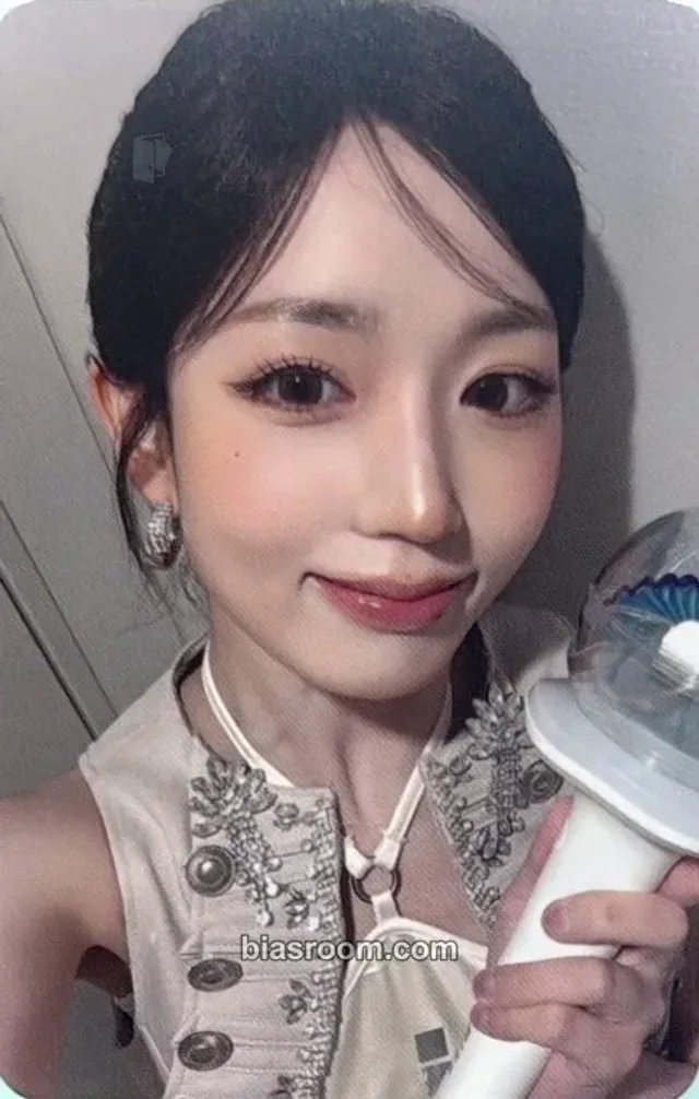 Haewon NMIXX 2nd Official Lightstick K-pop photocard