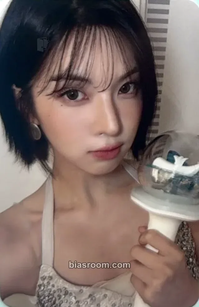 Bae NMIXX 2nd Official Lightstick K-pop photocard