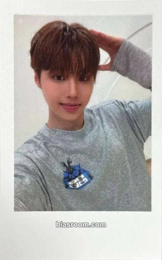 idntt - Lee HwanHee - unevermet Album whosfan polaroid fansign