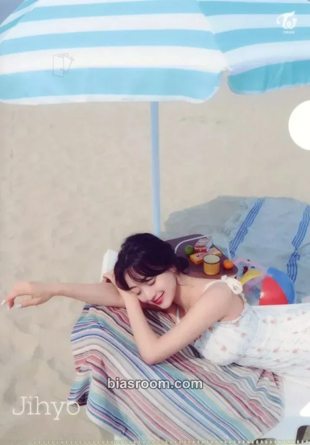 TWICE - Jihyo - TWICE Photobook Yes, I am Other clear file/l-holder purchase benefit lemon version once japan version