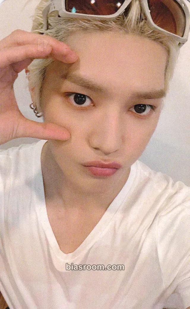 NCT - Taeyong - WYLD Album jump up lucky draw (LD) round 2 solo