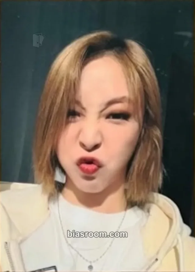 MAMAMOO - Moonbyul - TRAVEL (Japanese Ver.) Album bizent japan video call/fancall winner benefit