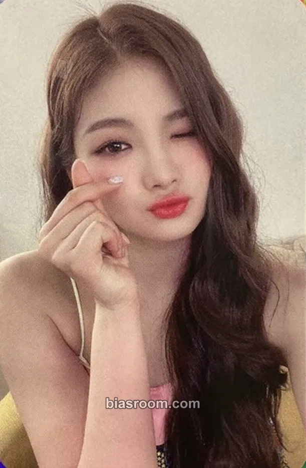 Kelly Conmigo Photocard - TRI.BE - TRI.BE K-pop photocard
