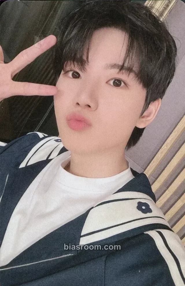 TREASURE - Junkyu - 3rd Anniversary Other 3rd anniversary magazine photocard random photocard