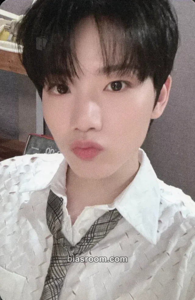 TREASURE - Junkyu - 3rd Anniversary Other 3rd anniversary magazine photocard random photocard