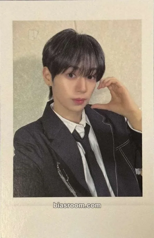 idntt - Hwang EunSoo - itsnotover Album polaroid apple music round 4 video call/fancall