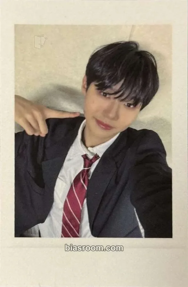 idntt - Kim EunSung - itsnotover Album polaroid apple music round 4 video call/fancall