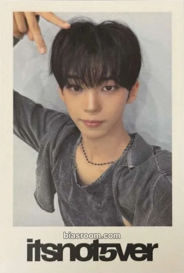 idntt - Kim Dohun - itsnotover Album everline round 3 video call/fancall polaroid