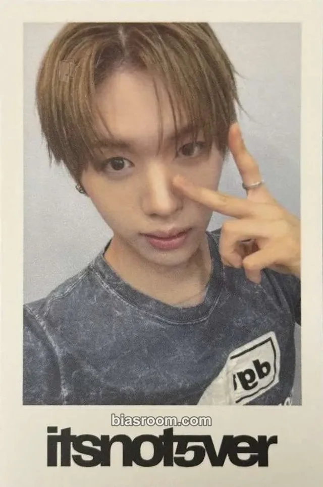 idntt - Choi TaeIn - itsnotover Album everline round 3 video call/fancall polaroid