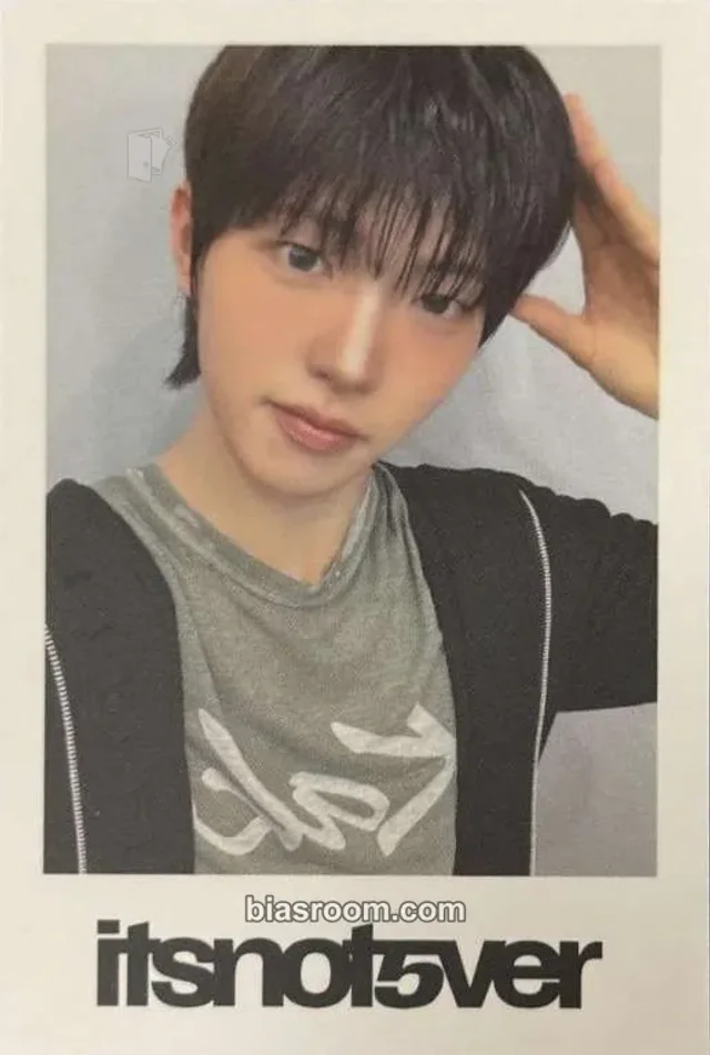 idntt - Choi GyeongBeen - itsnotover Album everline round 3 video call/fancall polaroid