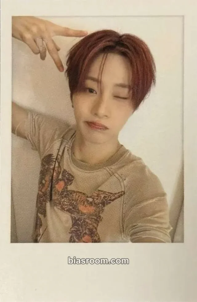 idntt - Nam JiWoon - itsnotover Album soundwave round 2 polaroid fansign