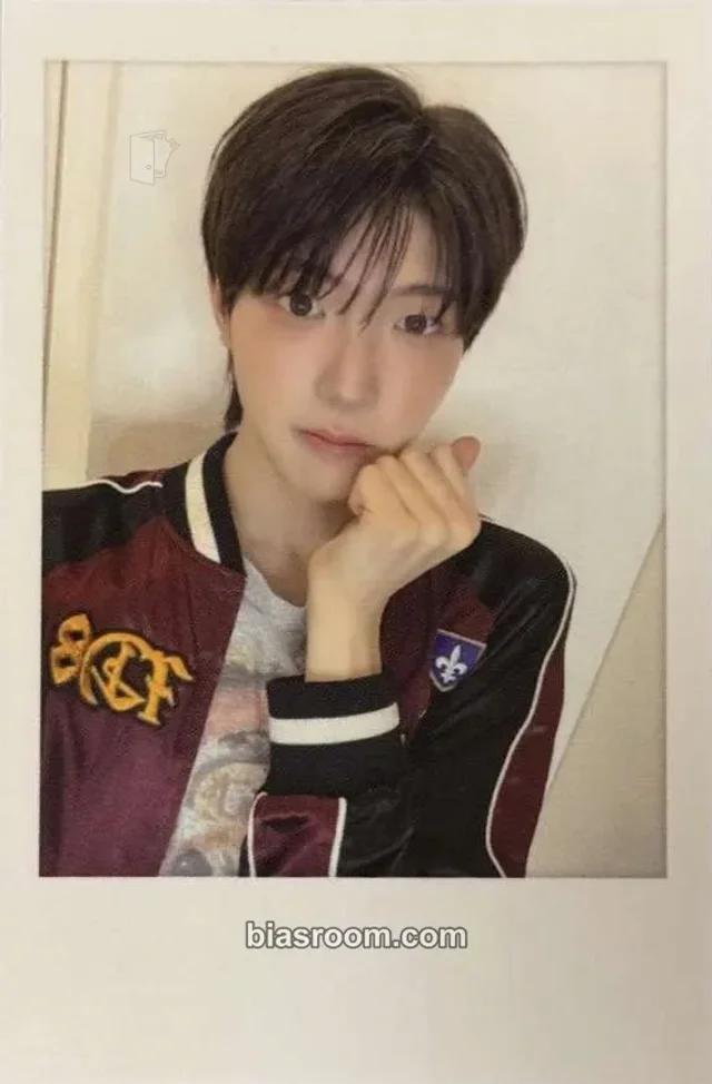 idntt - Choi GyeongBeen - itsnotover Album soundwave round 2 polaroid fansign