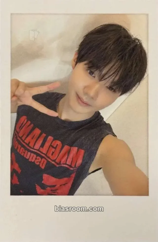 idntt - Kim EunSung - itsnotover Album soundwave round 2 polaroid fansign