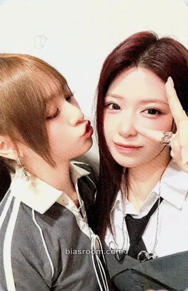 RESCENE - Minami & Zena - lip bomb Album music&drama fansign round 1 winner benefit