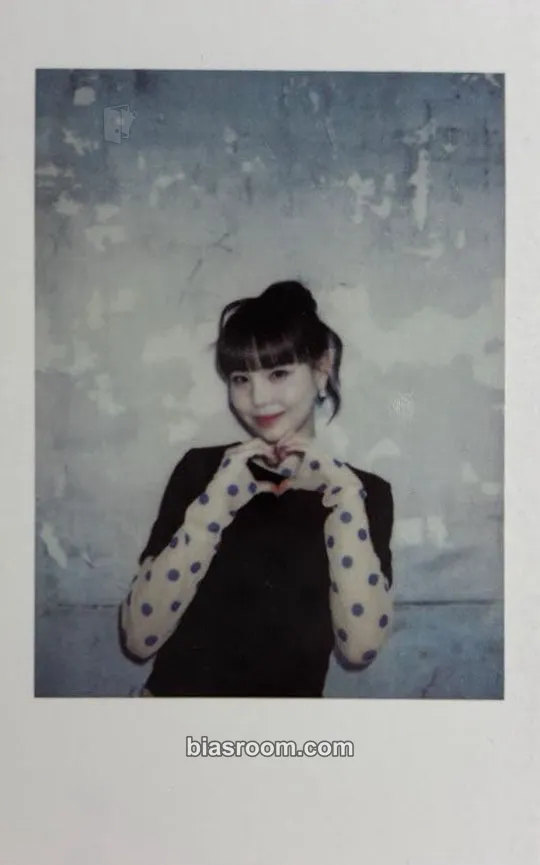 Mako Sour Grapes Photocard - NiziU - photocard K-pop di NiziU
