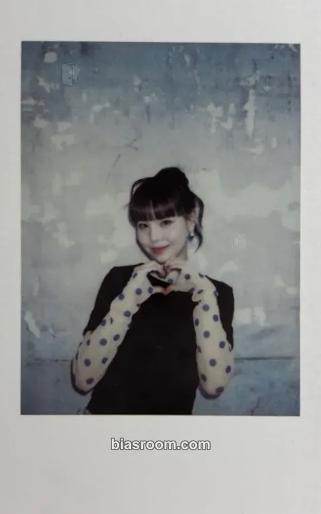 NiziU - Mako - Sour Grapes Album album photocard polaroid plve version