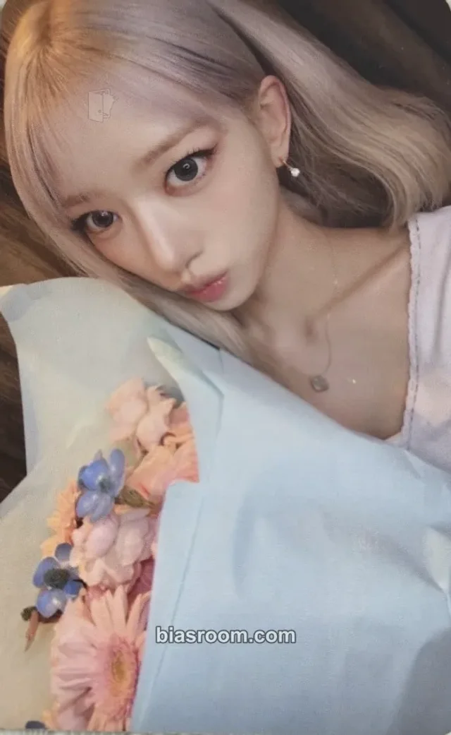 MEOVV - Sooin - BITE NOW Album C version popmerch (ppmq) hong kong