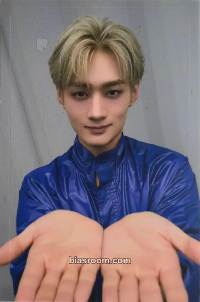 VERIVERY - Yongseung - CONFETTI Album photobook version card cover sticker