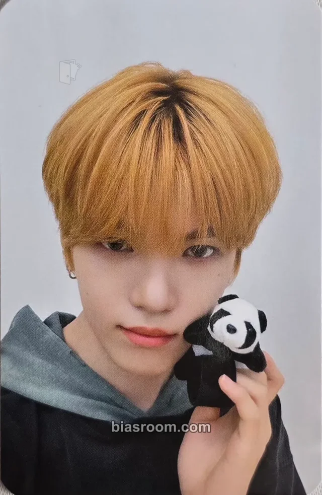 VERIVERY - Gyehyeon - CONFETTI Album signed album benefit
