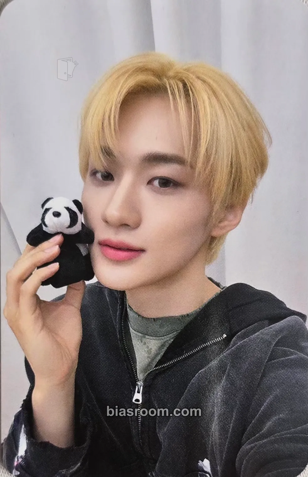 Yongseung CONFETTI Photocard - VERIVERY – VERIVERY K-Pop-Photocard