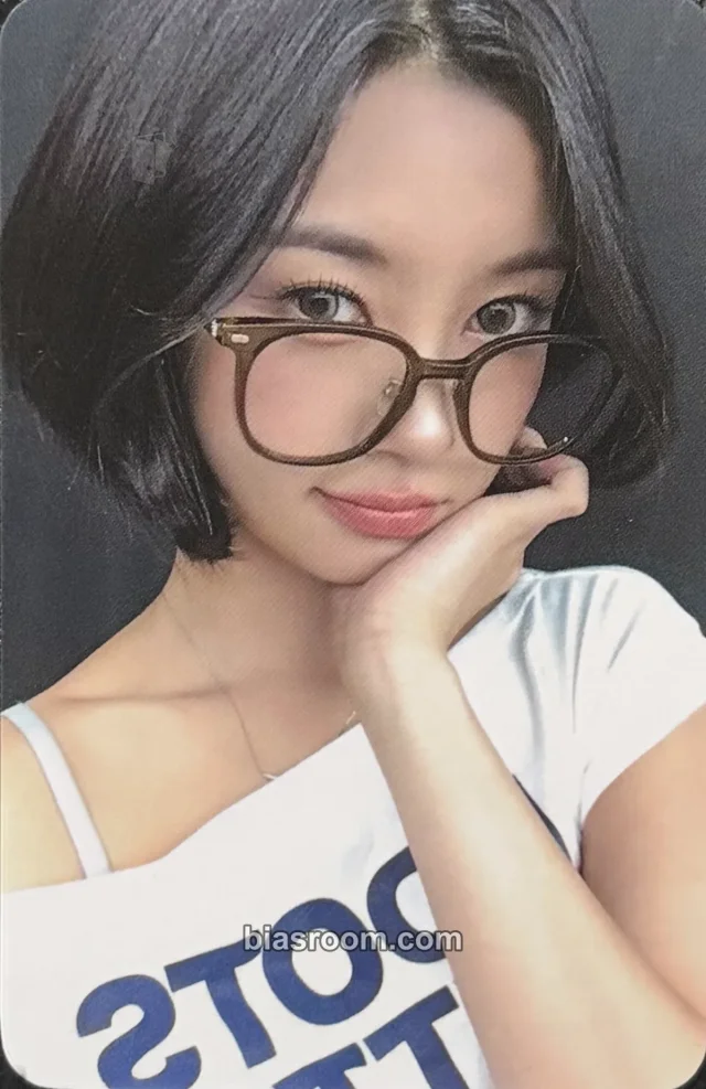 Kep1er - Dayeon - Kep1e Universe MD Event desk pad merch photocard
