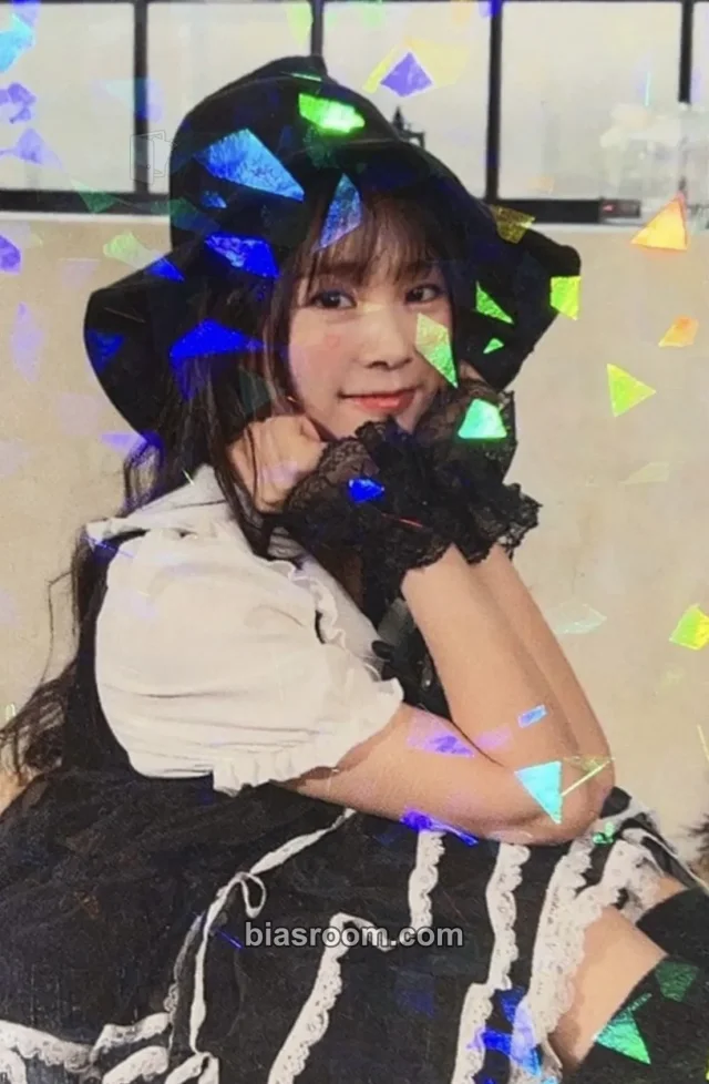 KARA - Seungyeon - Han Seung Yeon 2024 Halloween Party 'Trick or Treat' Event holographic (hologram) trading card