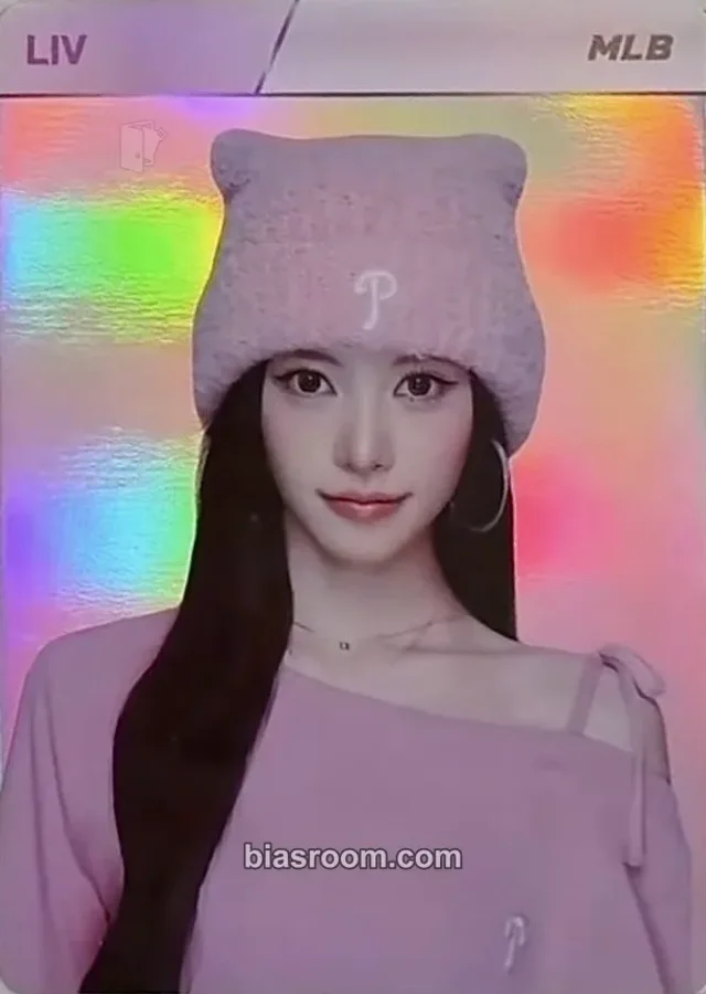 RESCENE - Liv - MLB Korea x RESCENE Other brand collaboration purchase benefit mlb holographic (hologram) non-standard size special card