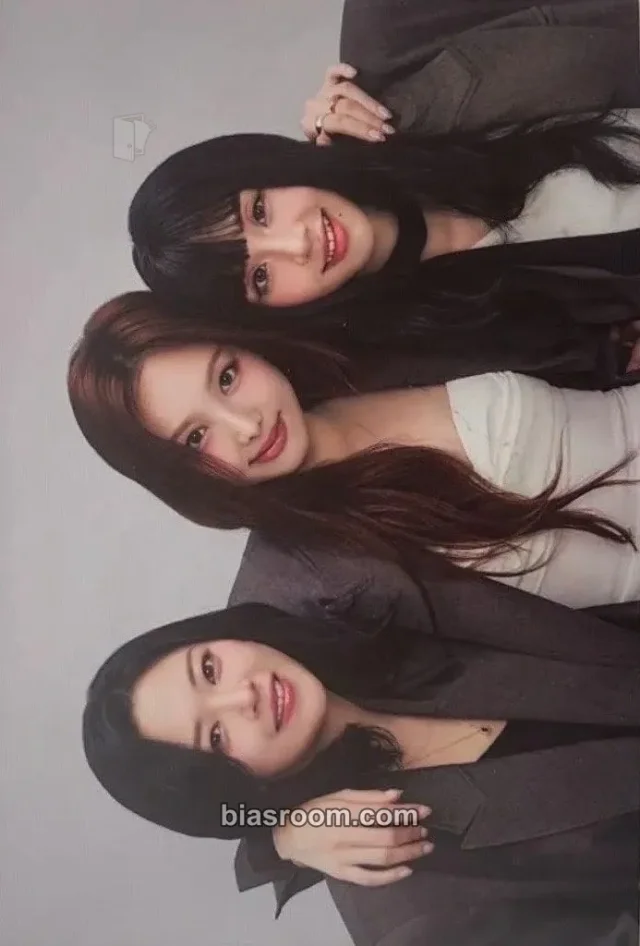 TWICE - Jeongyeon & Nayeon & Chaeyoung - 2026 Japan Season's Greetings: Captured Moments Other japan season's greetings purchase benefit jyp shop japan jpfc version postcard item set