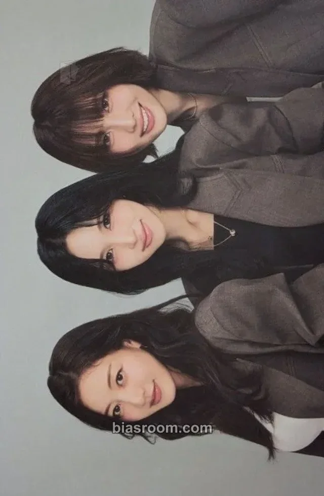 TWICE - Jihyo & Mina & Momo - 2026 Japan Season's Greetings: Captured Moments Other japan season's greetings purchase benefit jyp shop japan postcard item set jpfc version