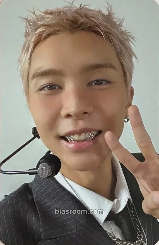 Johnny NCT 127 BLINGY K-pop photocard