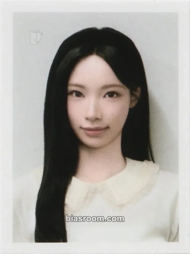 RESCENE - Woni - Scent Archive - MEMORIES OF RESCENE Pop-Up Event A version id photo id photo holder merch inclusion item set