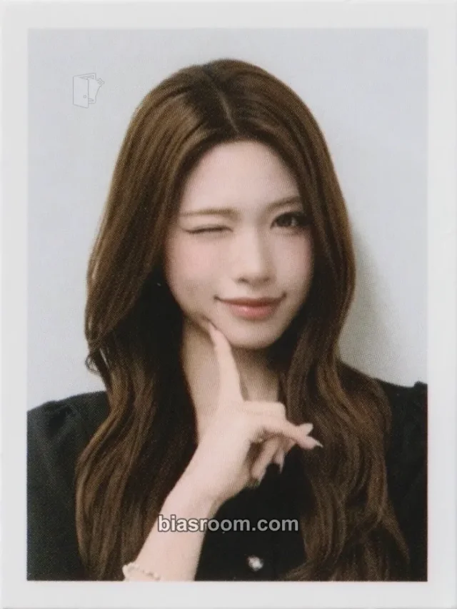 RESCENE - Zena - Scent Archive - MEMORIES OF RESCENE Pop-Up Event item set id photo id photo holder B version merch inclusion
