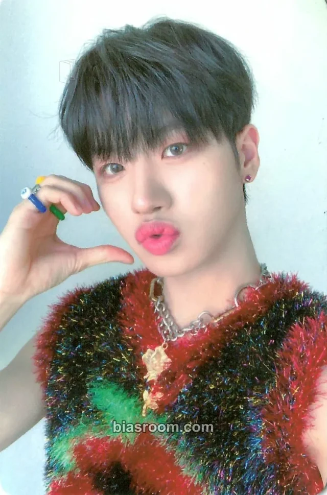 n.SSign - Huiwon - Happy & Album and we version album photocard