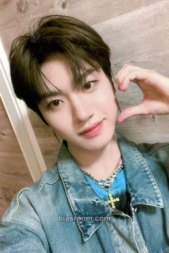 n.SSign - Huiwon - 1st arena concert "birth of cosmo" Event entrance/attendance benefit photocard set